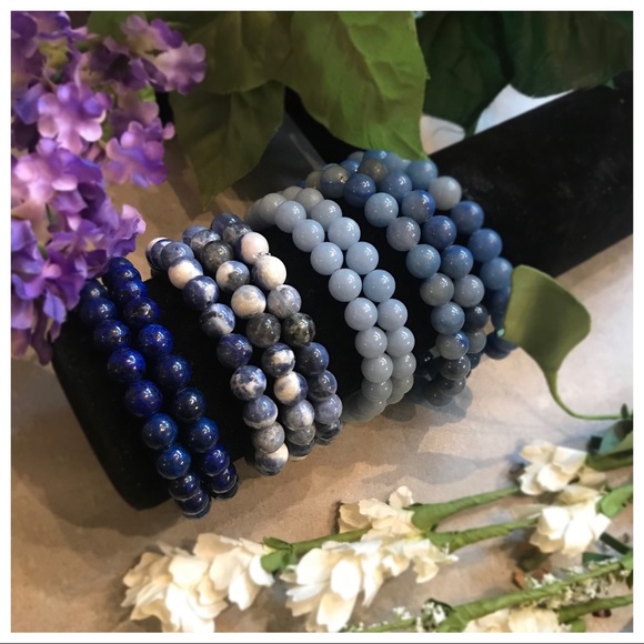 Lapis lazuli crystal/gemstone bracelet - Picture 3 of 5